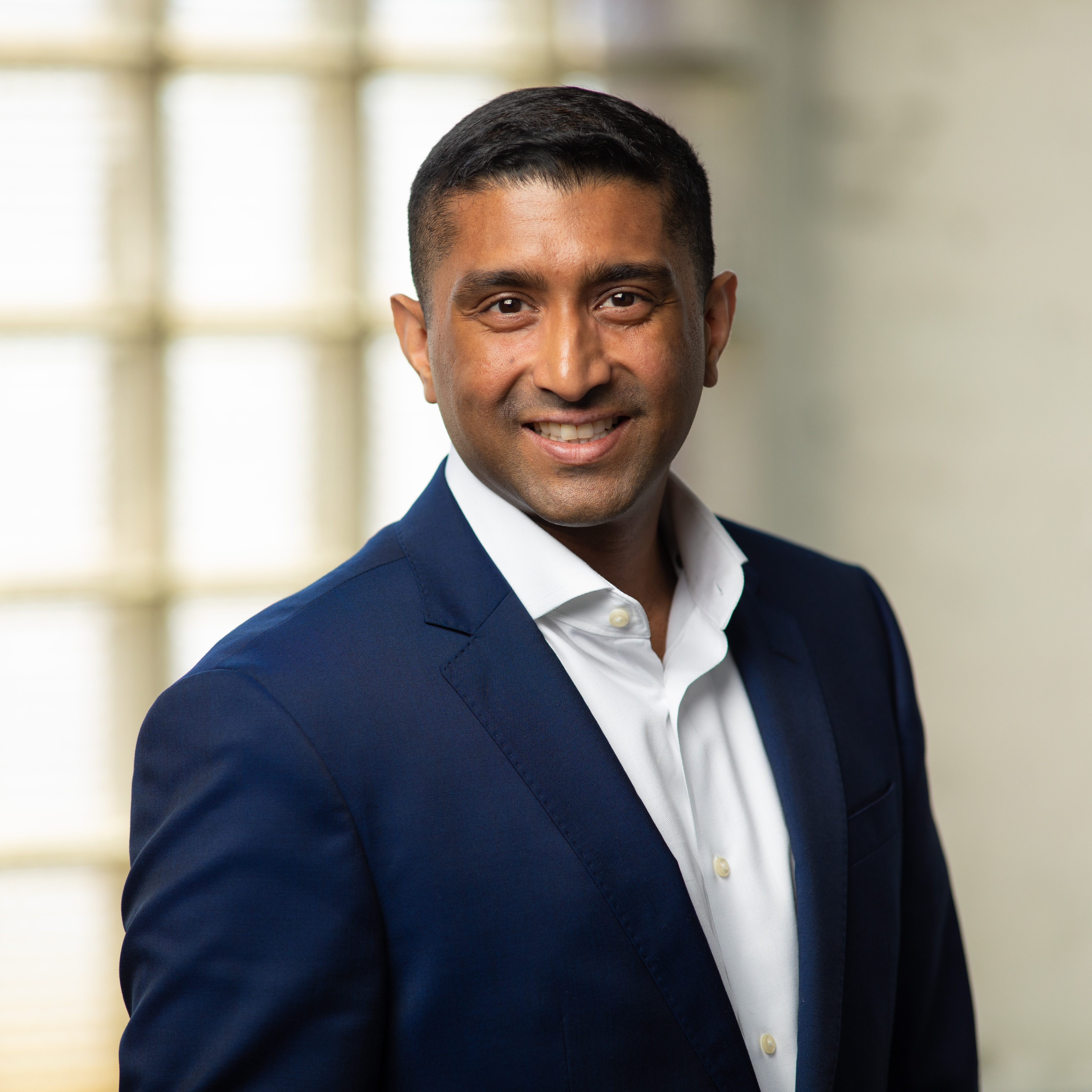 Headshot of Matthew Elakatt