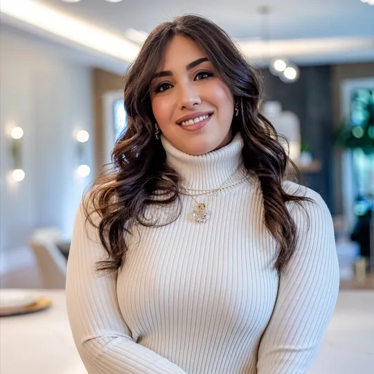 Raneem Nassar, Agent in  - Compass