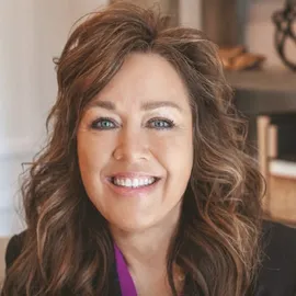 Kim Bowling, Agent in  - Compass