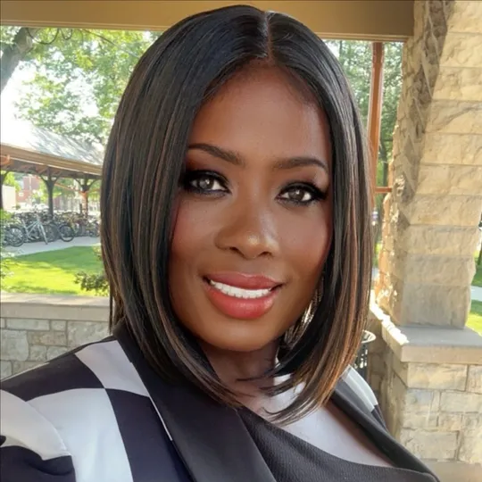 Ursula Russo, Agent in  - Compass