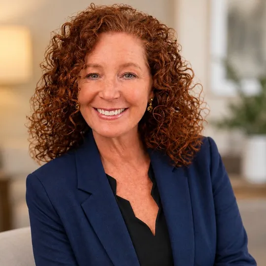 Stephanie Smith, Agent in  - Compass
