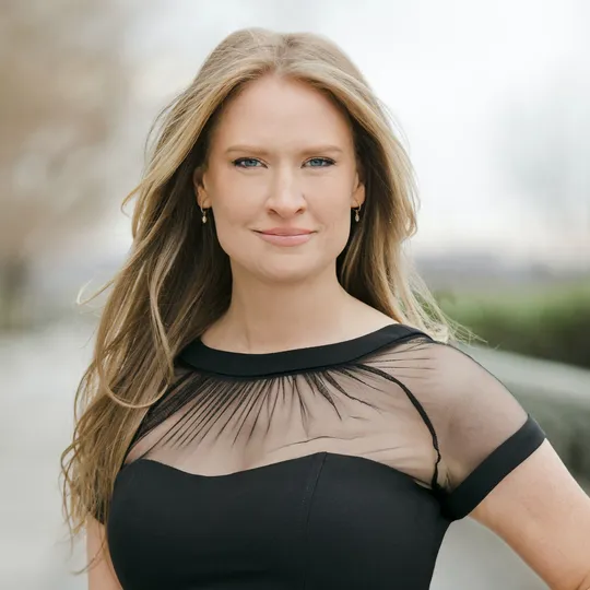 Amanda Littlepage, Agent in  - Compass
