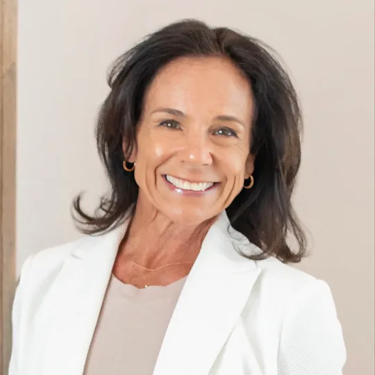 Stephanie Perlman-Garcia, Agent in  - Compass