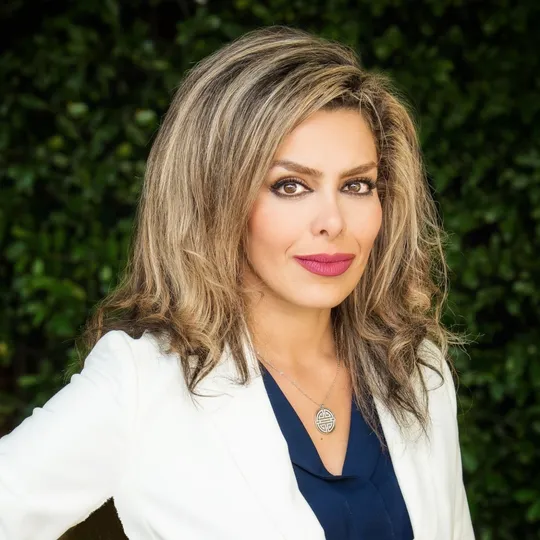 Mania Manavi, Agent in  - Compass