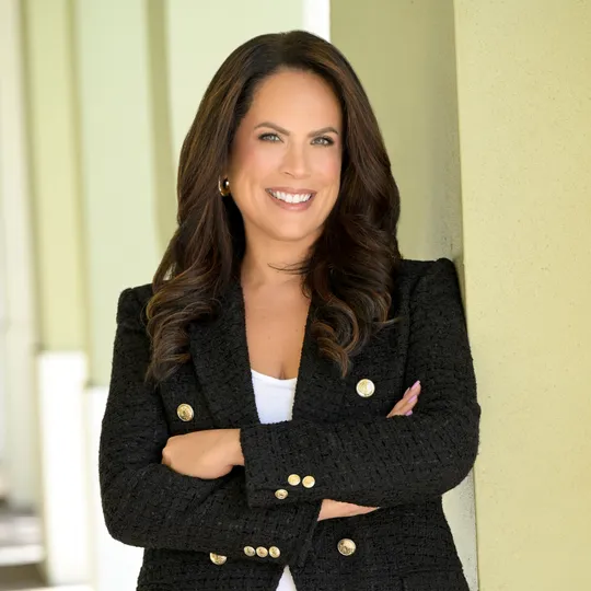 Leonor Ortiz, Agent in  - Compass