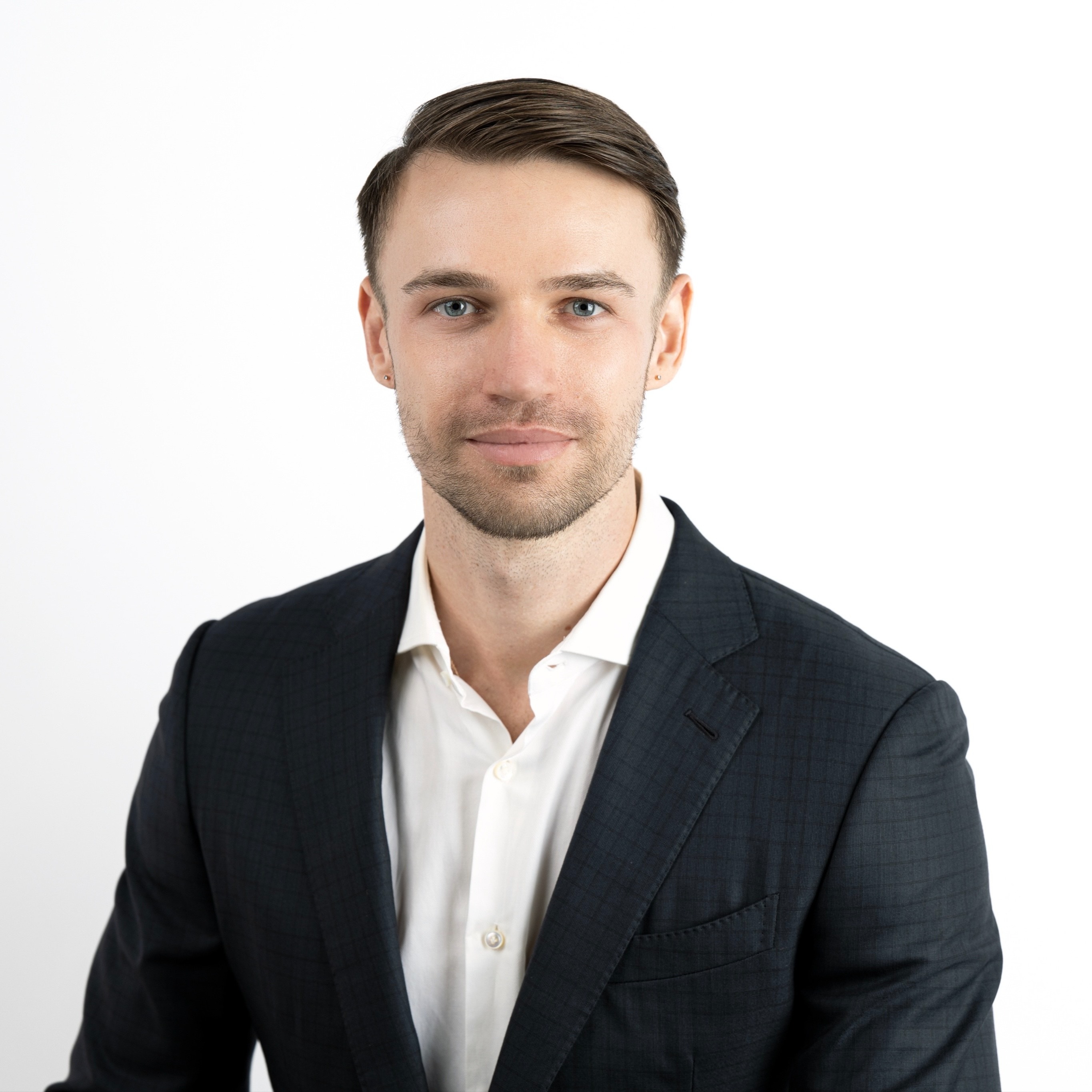 Headshot of Nikita Vinogradov