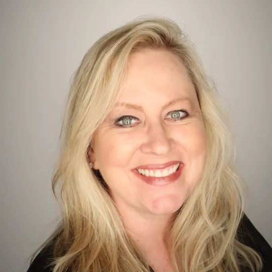 Melody Mueller, Agent in  - Compass