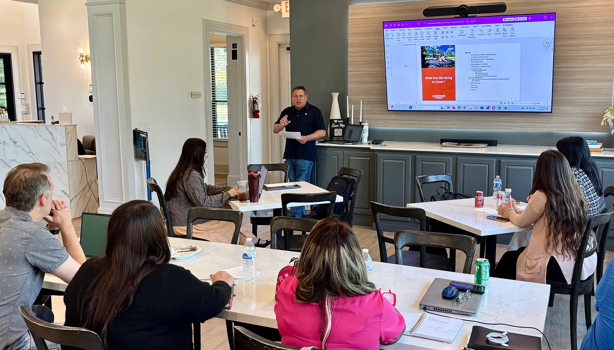 Keith Rodgers presenting to HOA board