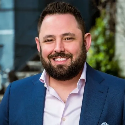 Zack London, Agent in  - Compass