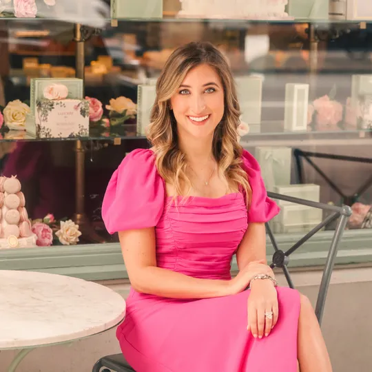 Lauren Viviani, Agent in  - Compass