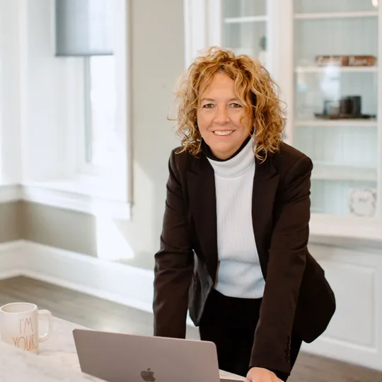 Donna Totaro, Agent in  - Compass