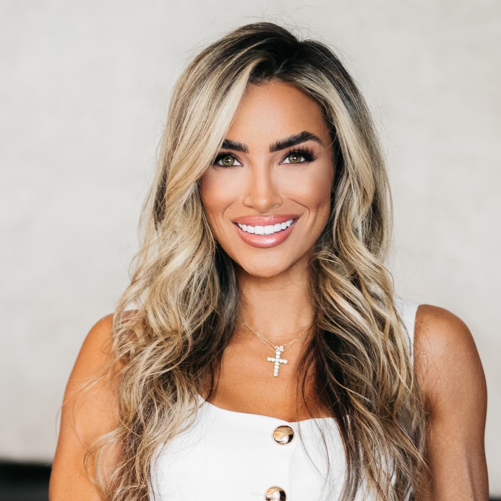 Headshot of Lala Villanueva