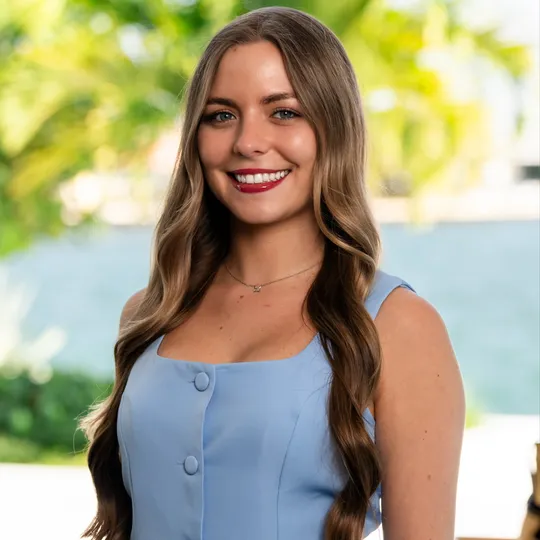 Amanda Stamatakos, Agent in  - Compass