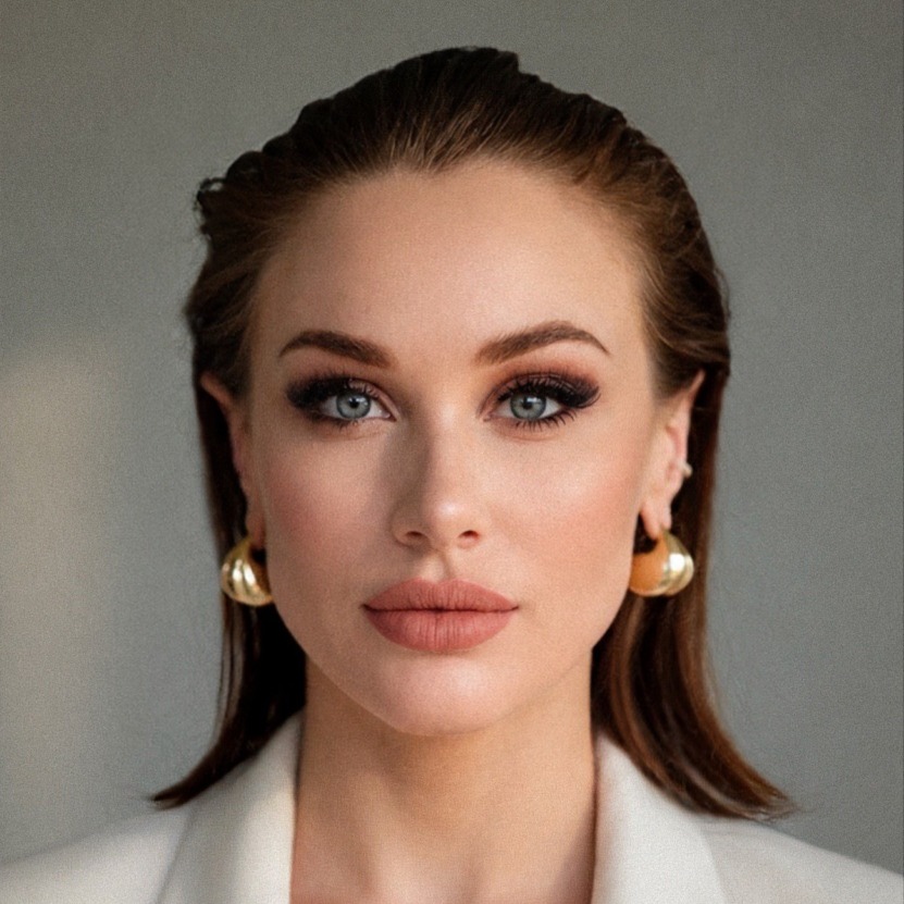 Headshot of Sarah Gibson