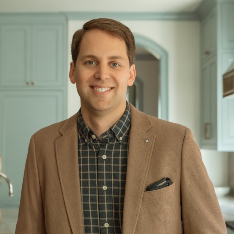 Headshot of Clay Smiley