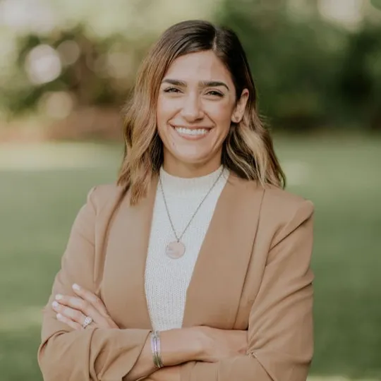 Christina Ingrassia, Agent in  - Compass