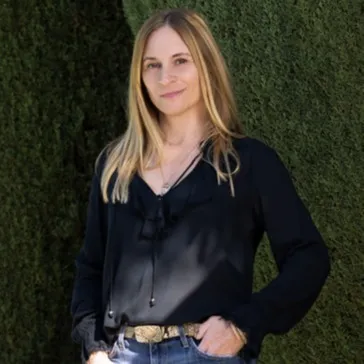 Jackie Smith, Agent in  - Compass