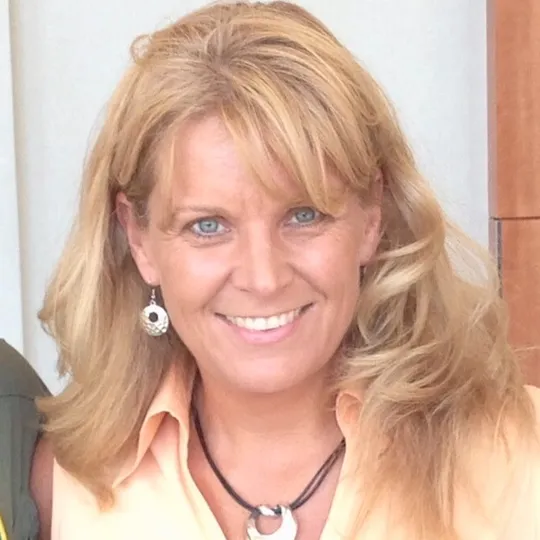 Stephanie Weber, Agent in  - Compass