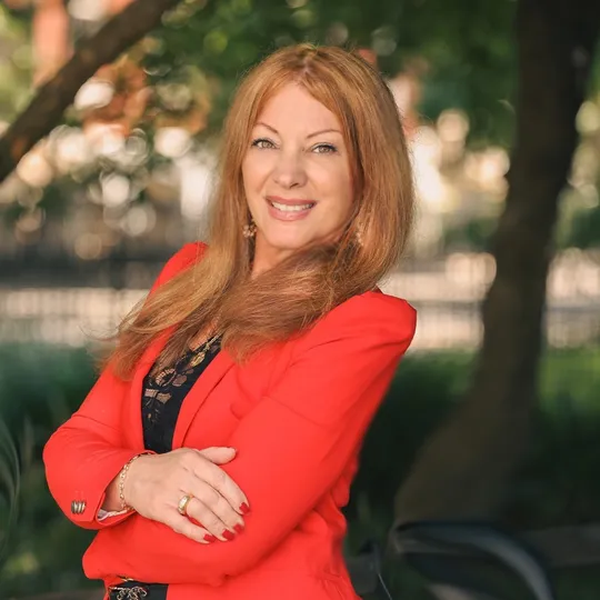 Aline Scott, Agent in  - Compass