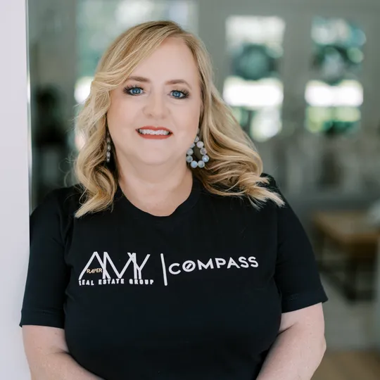 Amy Raper, Agent in  - Compass