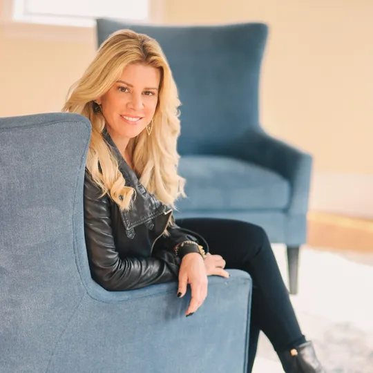 Dana Forbes, Agent in  - Compass