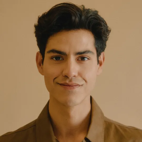 Robert Vitela, Agent in  - Compass