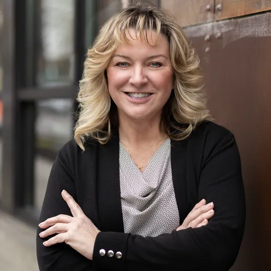 Tayna Lorella, Agent in  - Compass