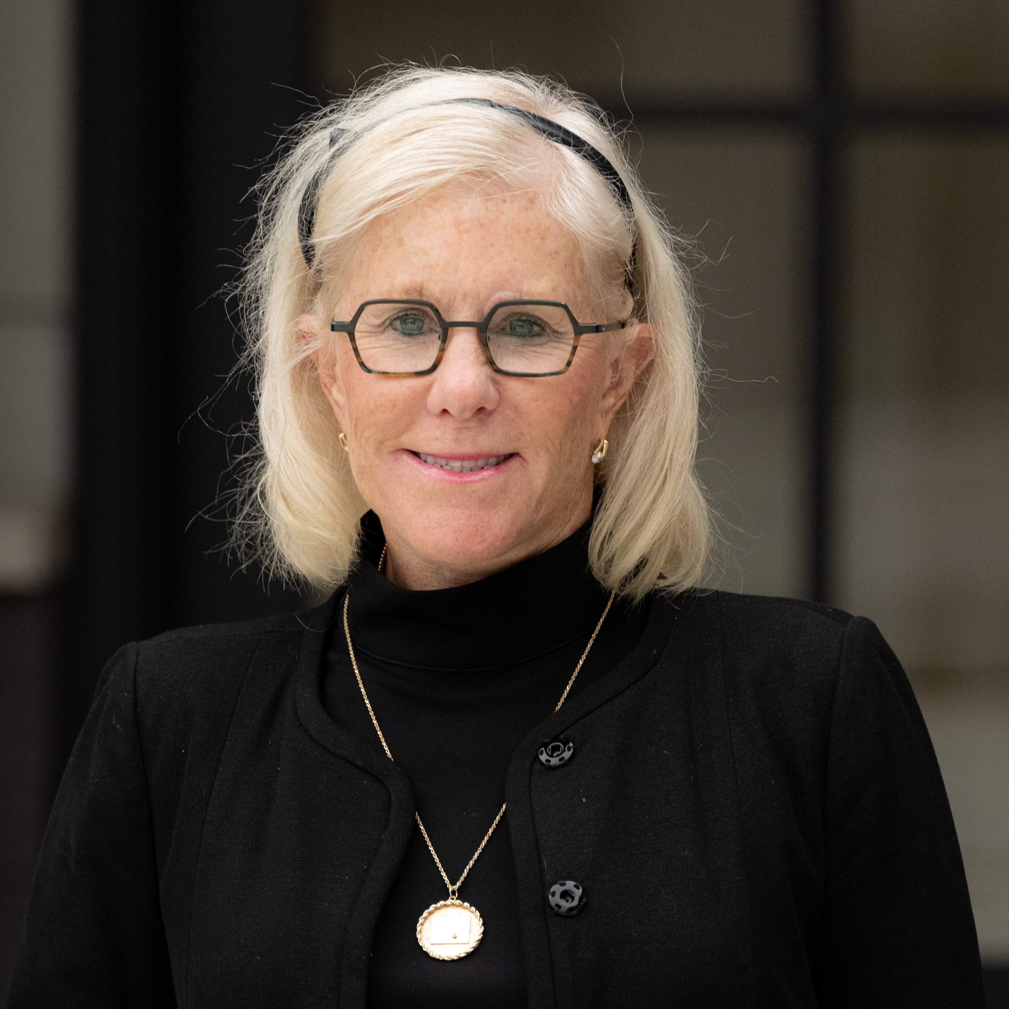 Headshot of Lisa Jones