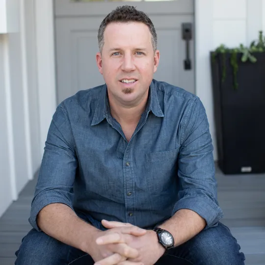 Shane Whitmore, Agent in  - Compass