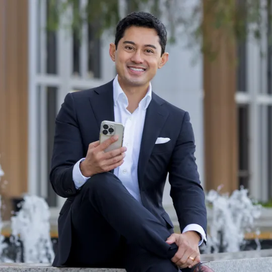 Clarence Pineda, Agent in  - Compass