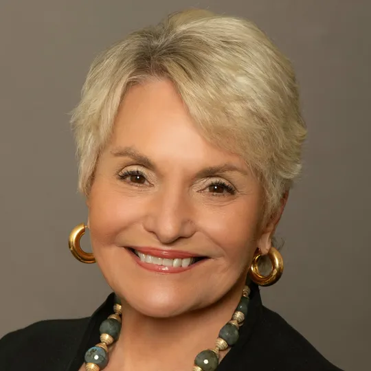 Lee Ann Monfredini, Agent in  - Compass