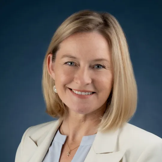 Melanie Zoelle-Pever, Agent in  - Compass