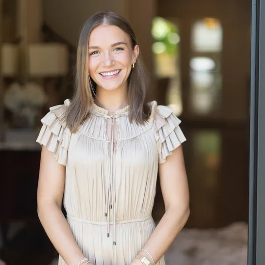 Kate Morrison, Agent in  - Compass