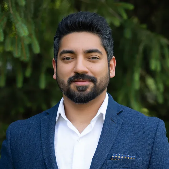 Shiraz Rasul, Agent in  - Compass