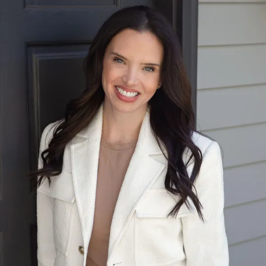 Shana Koransky, Agent in  - Compass