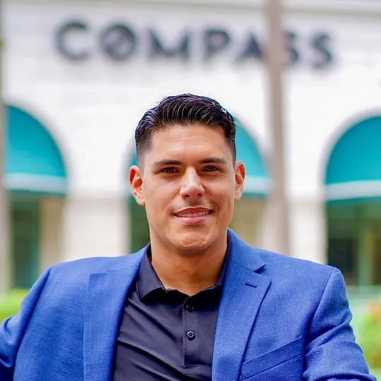 JR Sosa, Agent in  - Compass