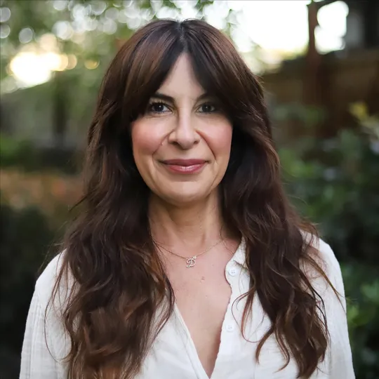 Djuna Citrin, Agent in  - Compass