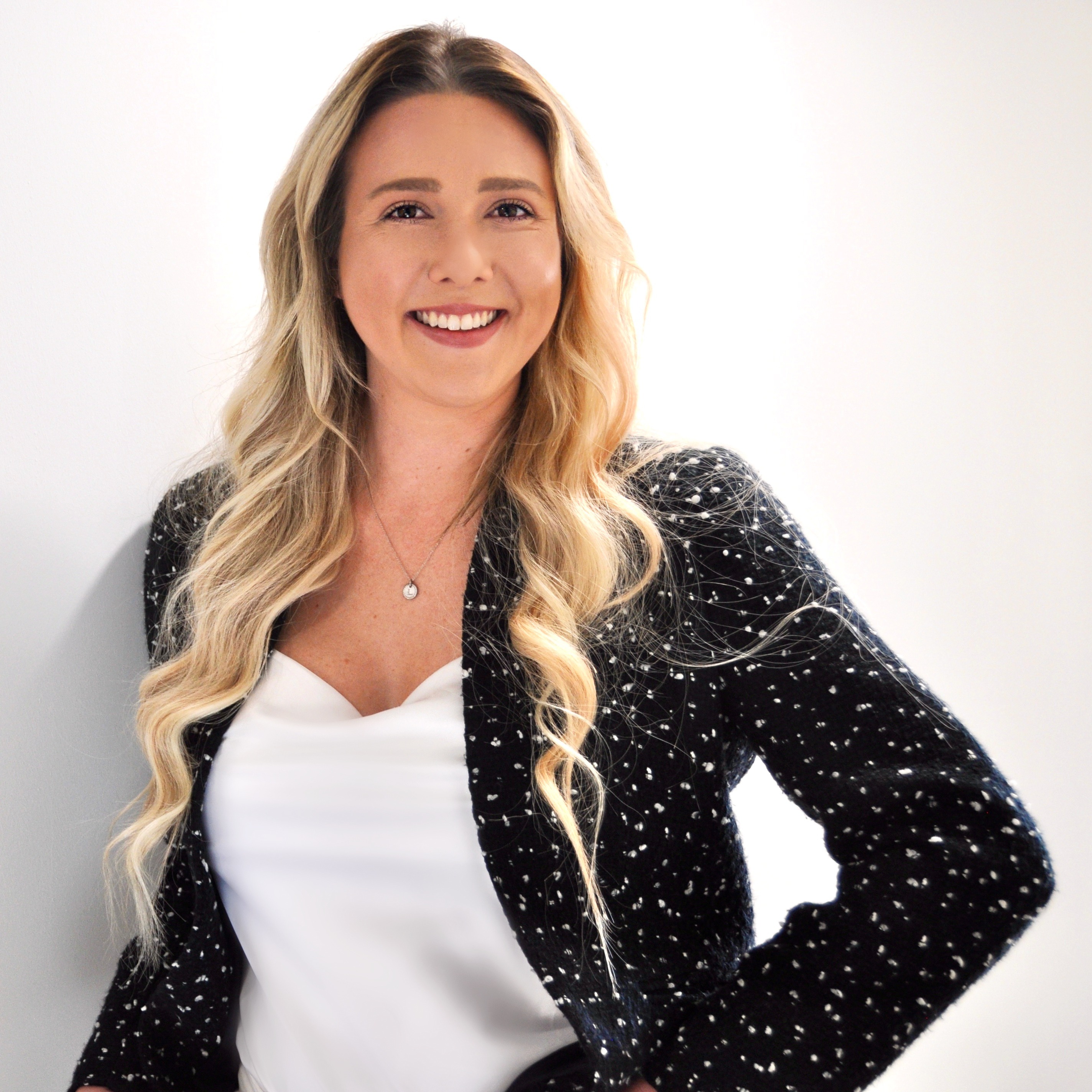 Headshot of Lindsey Johnston