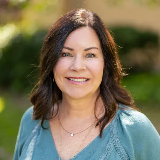 Cathy Argiros, Agent in  - Compass