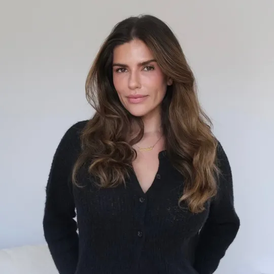 Annalise Jones, Agent in  - Compass