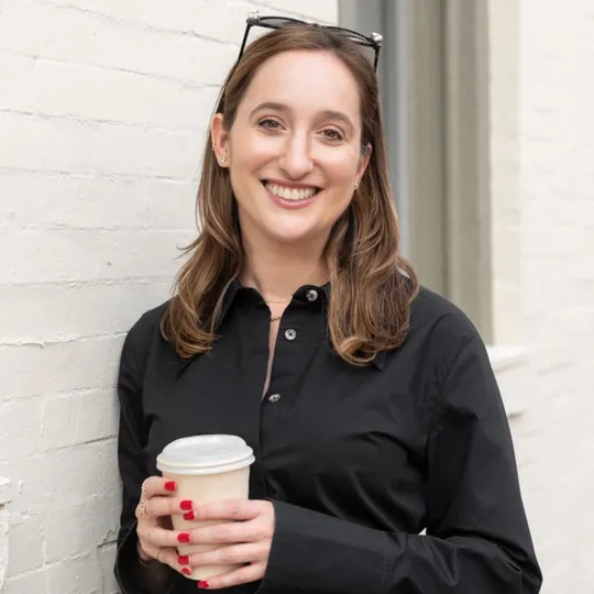 Ari Davis, Agent in  - Compass