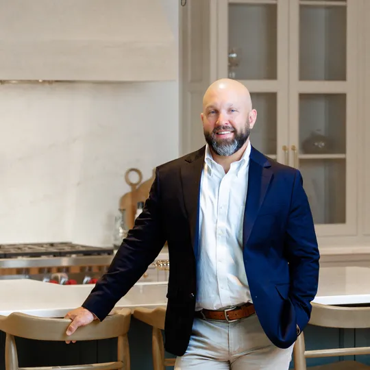 Alex Helton, Agent in  - Compass