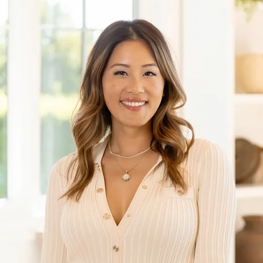 Angela von Detten, Agent in  - Compass