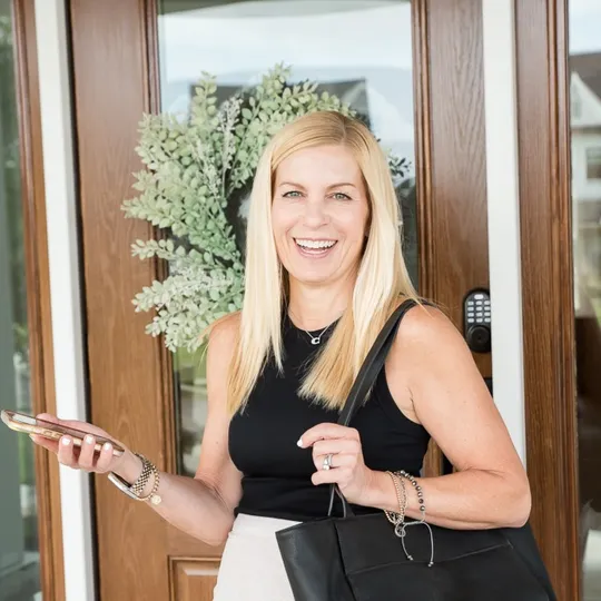 Christine Wilson, Agent in  - Compass