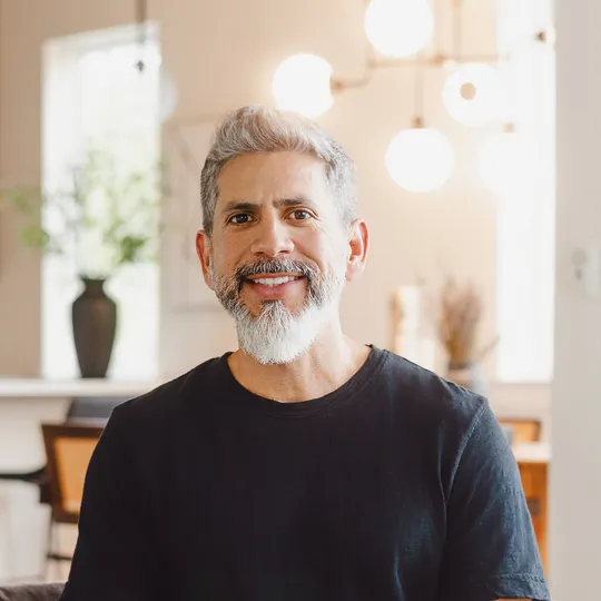 Elliott Sanchez, Agent in  - Compass