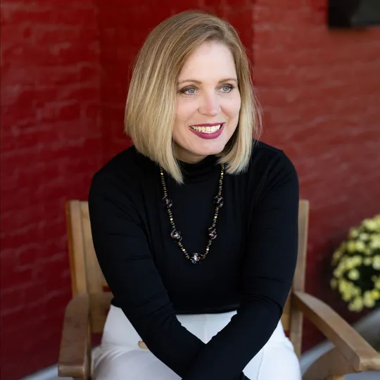 Melissa Hayes, Agent in  - Compass