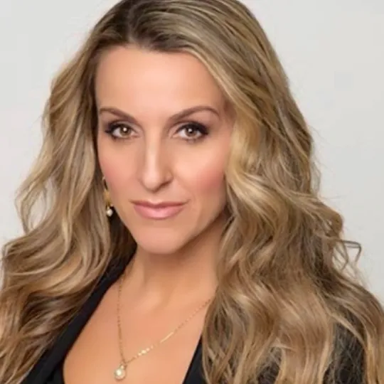 RoseAnne Degliuomini, Agent in  - Compass