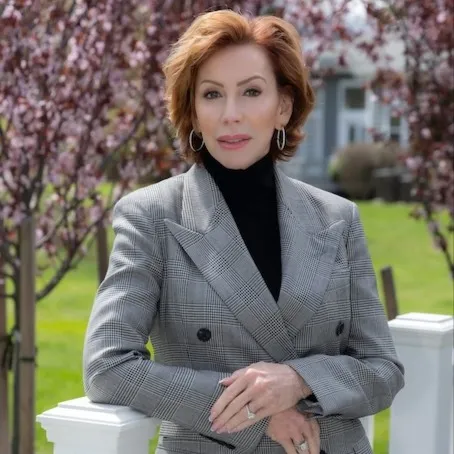 Terri Orlando, Agent in  - Compass