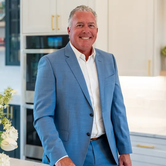 Steve Eldridge, Agent in  - Compass