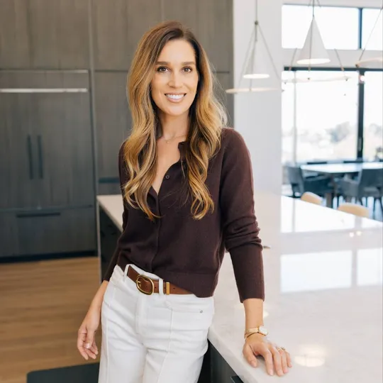 Stephanie Ronca, Agent in  - Compass